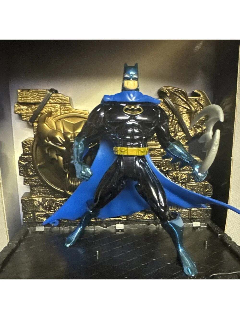 1996 BATMAN Limited 100th Edition Batman Blue Action Figure Hasbro Kenner Statue